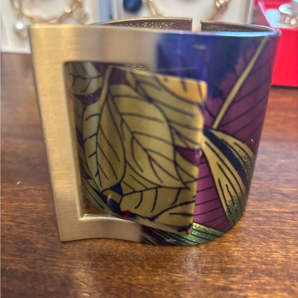 Elegant Gold and Purple Leaf Design Candle Holder